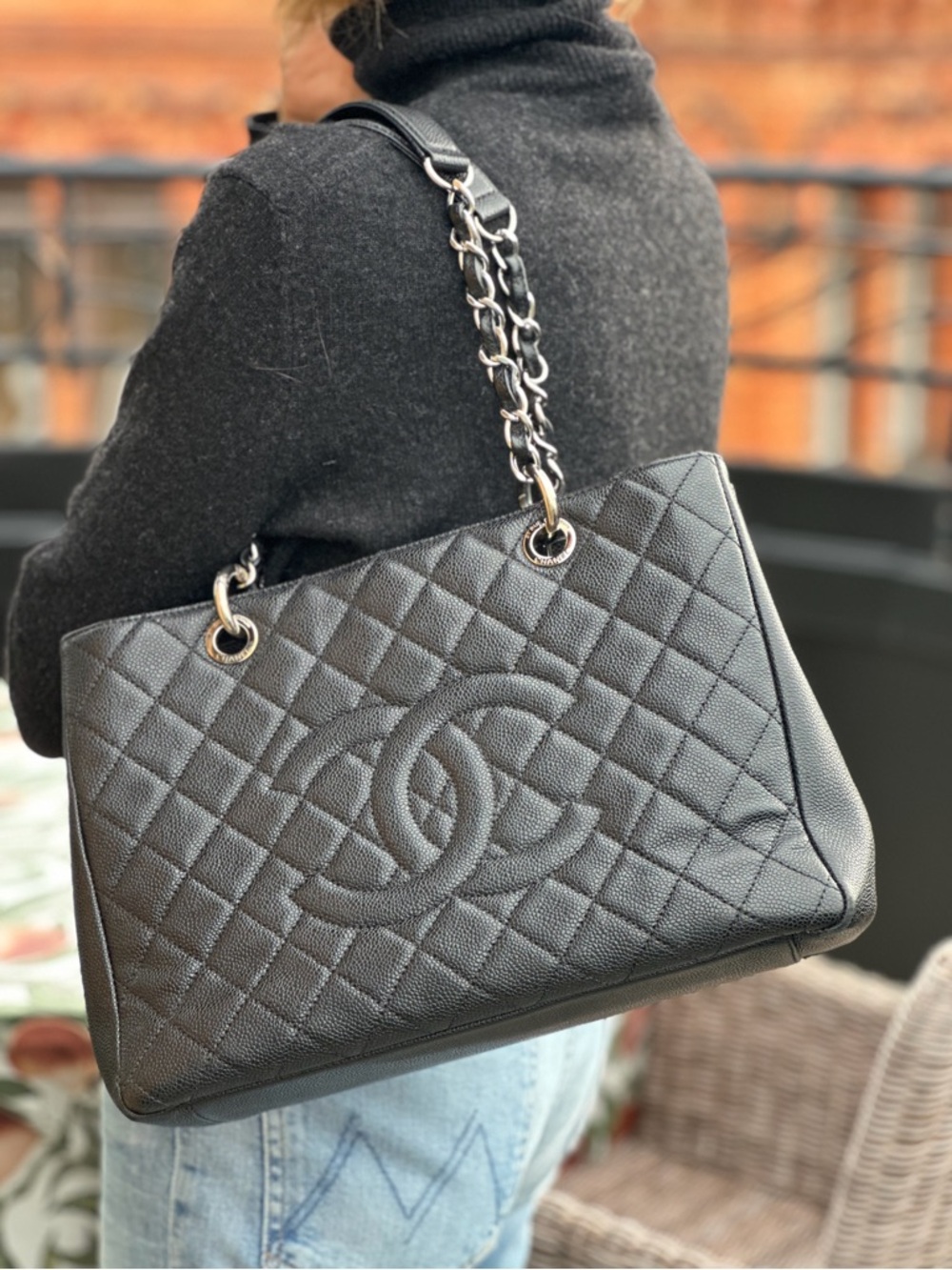 CHANEL Caviar Grand Shopping Tote GST Black - Picture 10 of 14